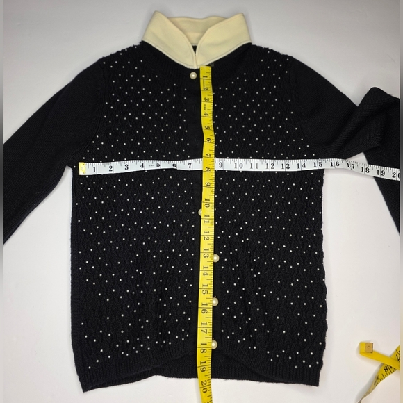 Allanah Hill Beaded wool Sweater With Pearl Buttons and collar. size 12 - Picture 3 of 11